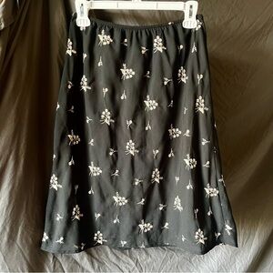 The Great American Sportswear Size M Black Floral Y2K Midi Skirt Boho Bussiness